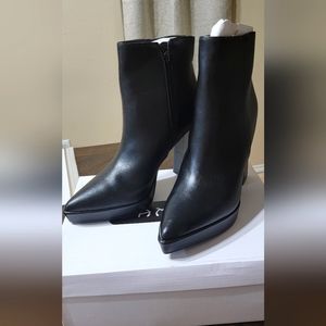 BAMBOO Black ankle booties W 8.5 - NEW IN BOX